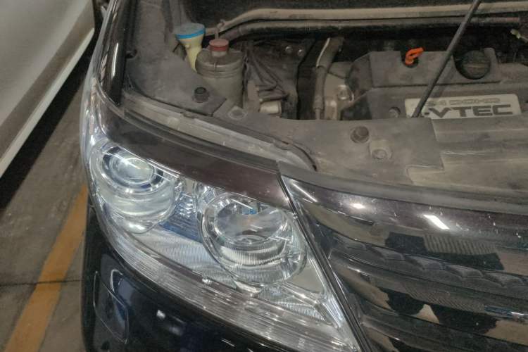 Used Honda Elysion 2015 2.4L VTi-S Prestige Edition Engine Bay Right