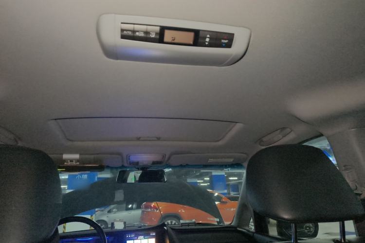 Used Honda Elysion 2015 2.4L VTi-S Prestige Edition Headliner