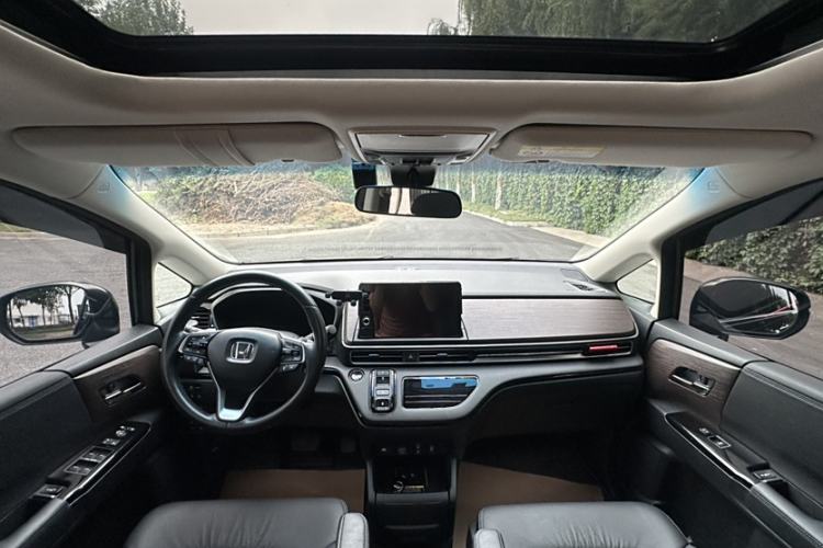 Used Honda Elysion 2015 2.4L VTi-S Prestige Edition Interior 1