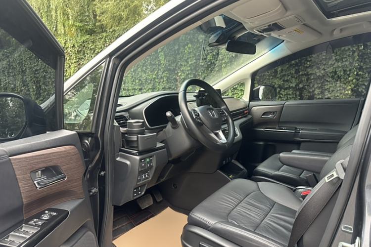 Used Honda Elysion 2015 2.4L VTi-S Prestige Edition Interior 2