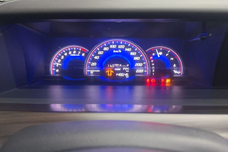 Used Honda Elysion 2015 2.4L VTi-S Prestige Edition Odometer Close Up