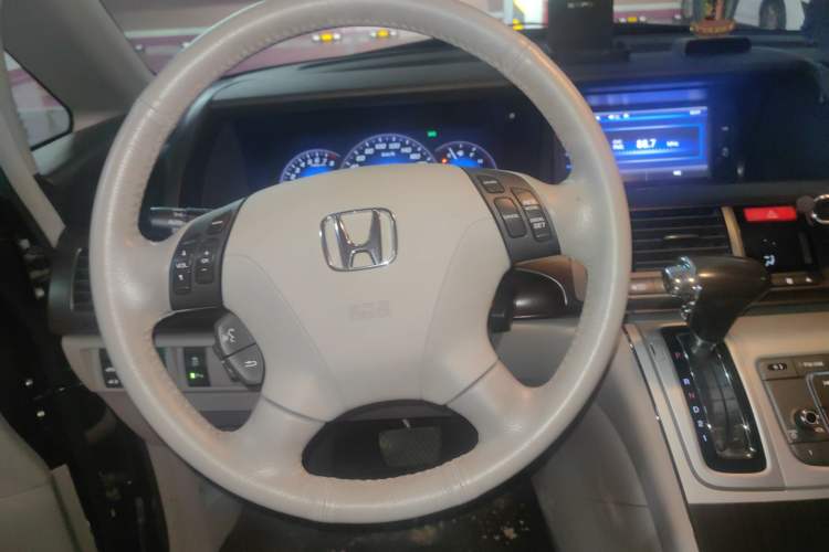 Used Honda Elysion 2015 2.4L VTi-S Prestige Edition Steering Wheel