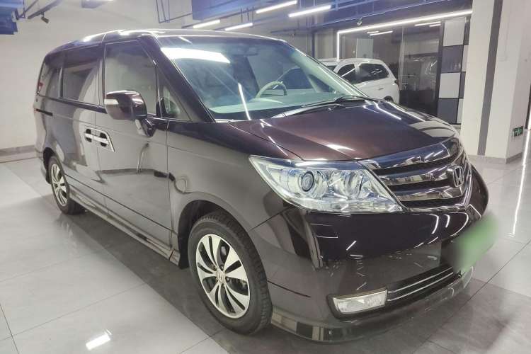 Used Honda Elysion 2015 2.4L VTi-S Prestige Edition Front Right 45 Deg