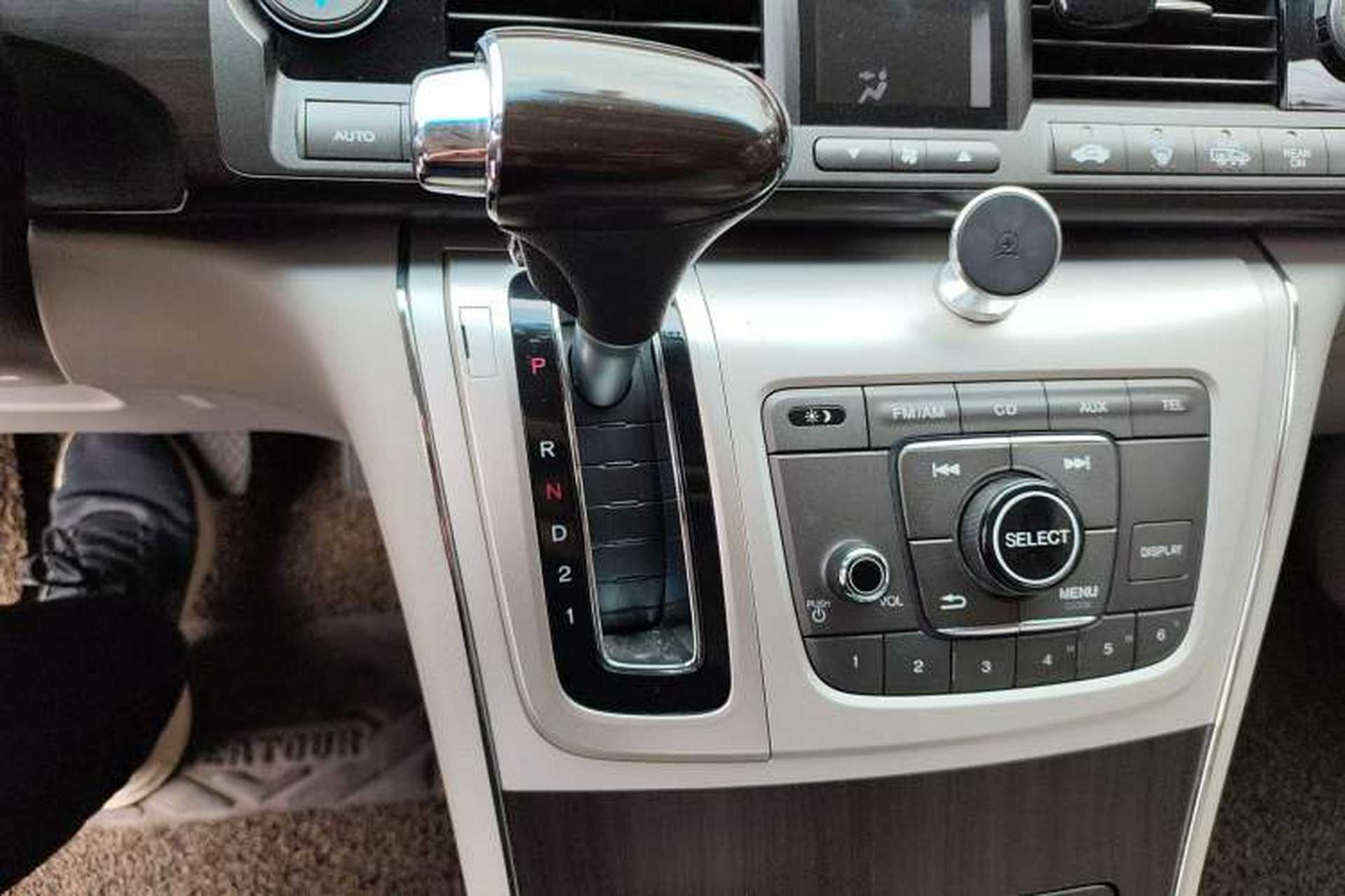 Used Honda Elysion 2015 2.4L VTi-S Prestige Edition Gear Lever