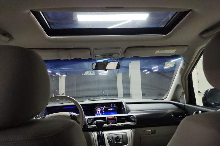 Used Honda Elysion 2015 2.4L VTi-S Prestige Edition Headliner
