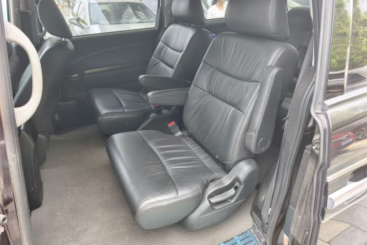 Used Honda Elysion 2015 2.4L VTi-S Prestige Edition Interior 4