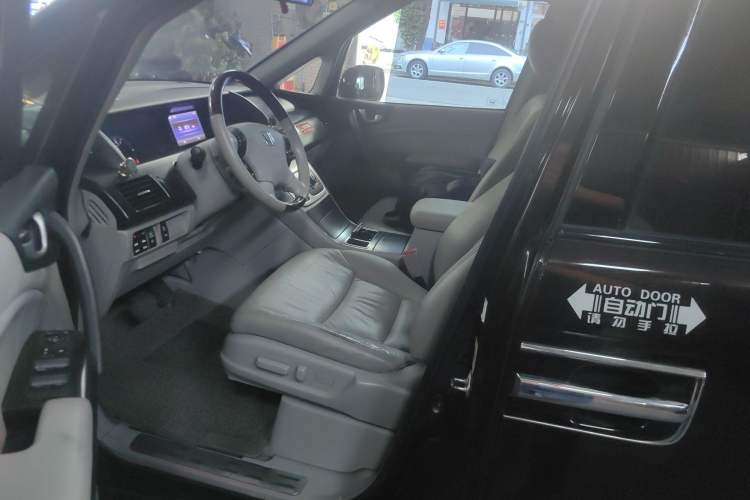 Used Honda Elysion 2015 2.4L VTi-S Prestige Edition Left Front Seat