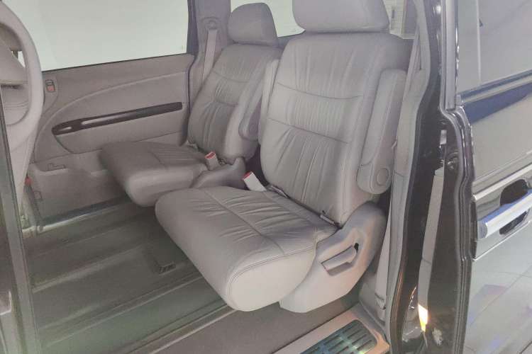 Used Honda Elysion 2015 2.4L VTi-S Prestige Edition Left Rear Seat