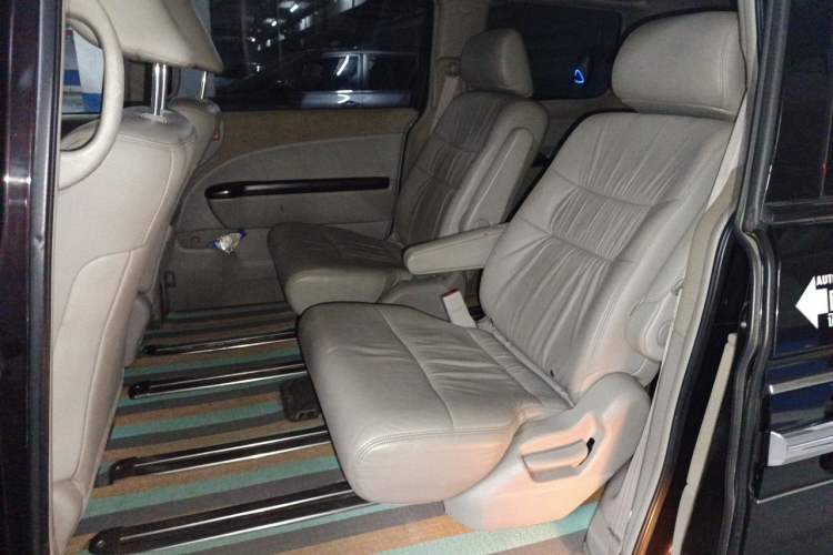 Used Honda Elysion 2015 2.4L VTi-S Prestige Edition Left Rear Seat