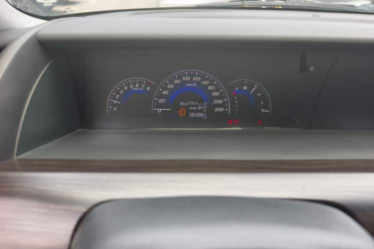 Used Honda Elysion 2015 2.4L VTi-S Prestige Edition Odometer Close Up