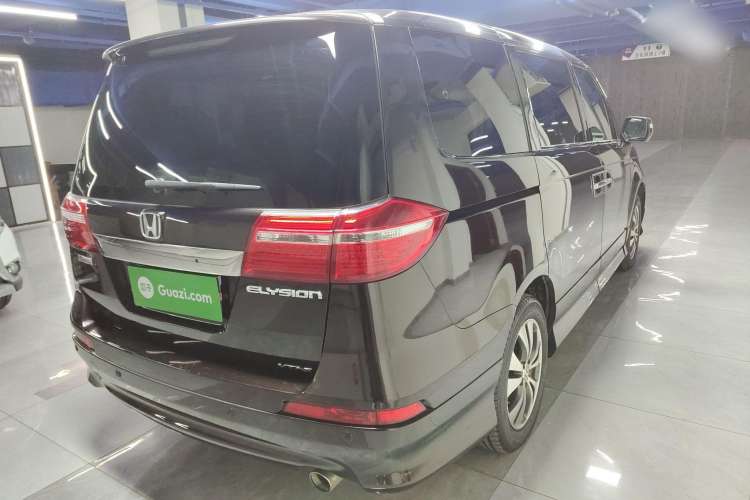 Used Honda Elysion 2015 2.4L VTi-S Prestige Edition Rear Right 45 Deg