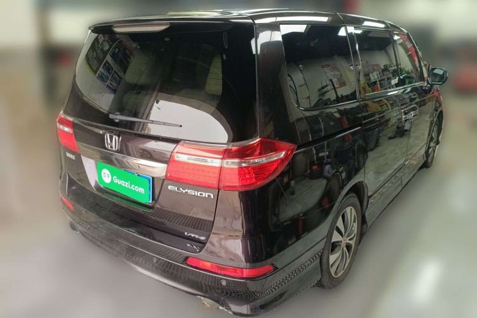 Used Honda Elysion 2015 2.4L VTi-S Prestige Edition Rear Right 45 Deg