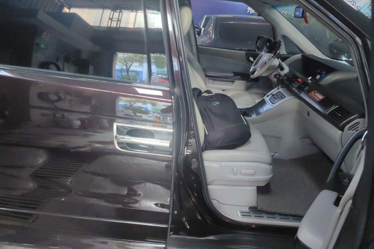Used Honda Elysion 2015 2.4L VTi-S Prestige Edition Right Front Seat