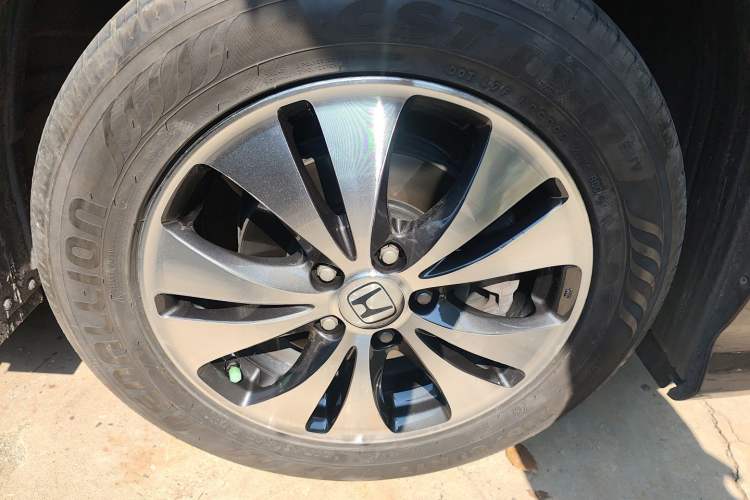 Used Honda Elysion 2015 2.4L VTi-S Prestige Edition Right Front Wheel Hub