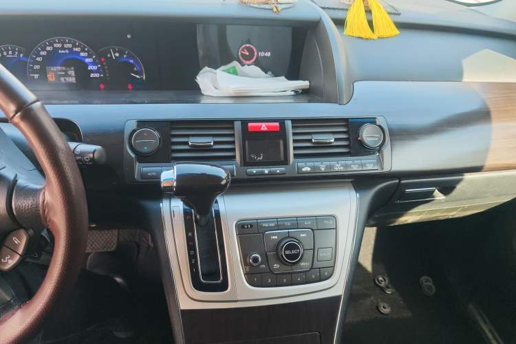 Used Honda Elysion 2015 2.4L VTi-S Prestige Edition Audio And AC Panel