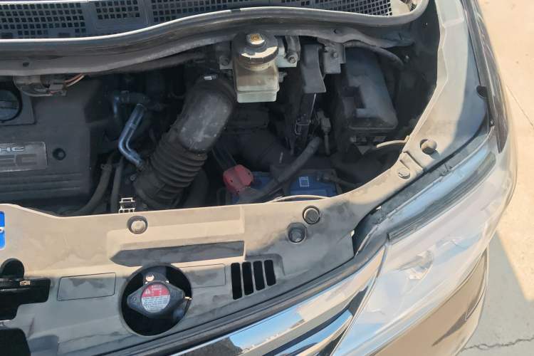 Used Honda Elysion 2015 2.4L VTi-S Prestige Edition Engine Bay Left