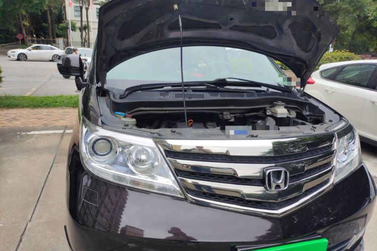 Used Honda Elysion 2015 2.4L VTi-S Prestige Edition Engine Bay Right