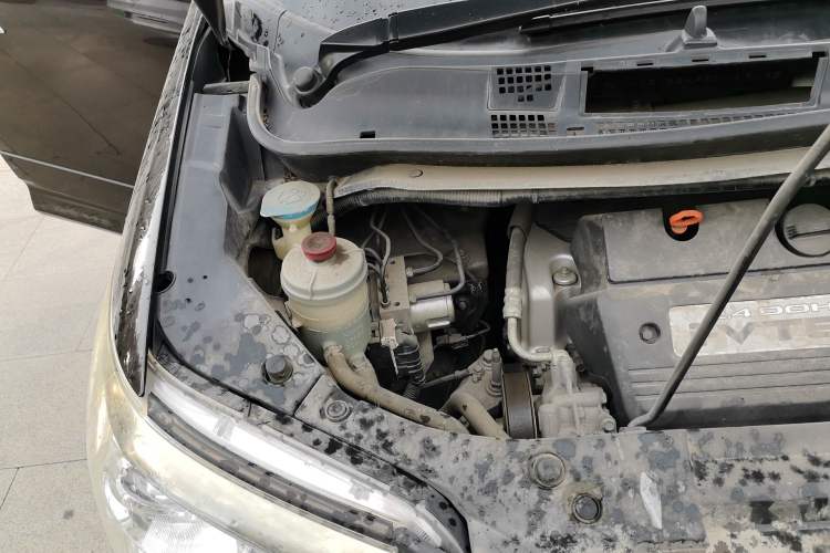 Used Honda Elysion 2015 2.4L VTi Comfort Version Engine Bay Right