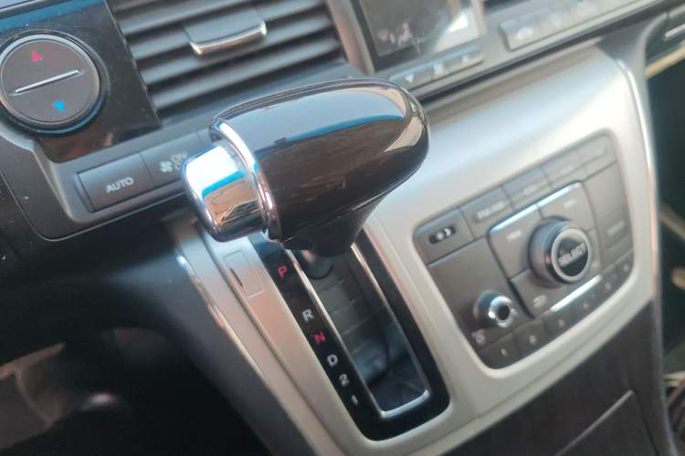 Used Honda Elysion 2015 2.4L VTi-S Prestige Edition Gear Lever