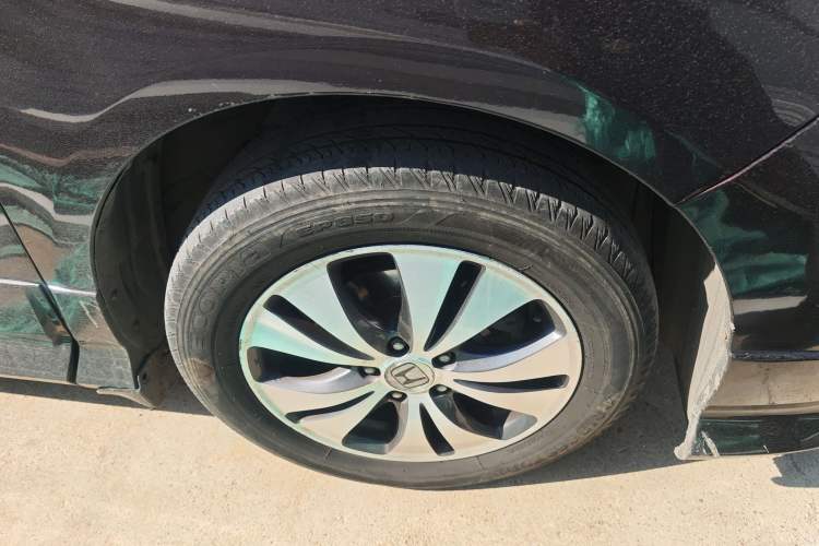 Used Honda Elysion 2015 2.4L VTi-S Prestige Edition Right Front Wheel Hub