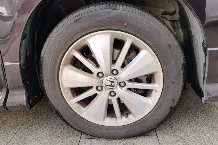 Used Honda Elysion 2015 2.4L VTi Comfort Version Right Front Wheel Hub