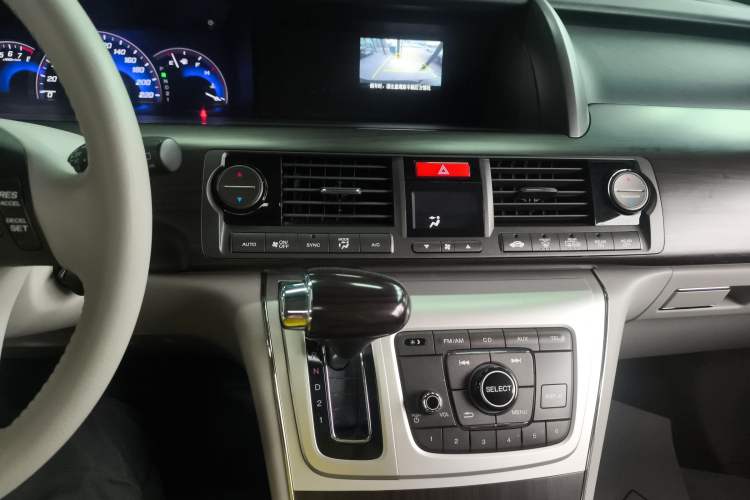 Used Honda Elysion 2015 2.4L VTi-S Prestige Edition Audio And AC Panel