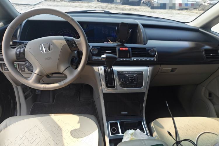 Used Honda Elysion 2015 2.4L VTi-S Prestige Edition Center Console