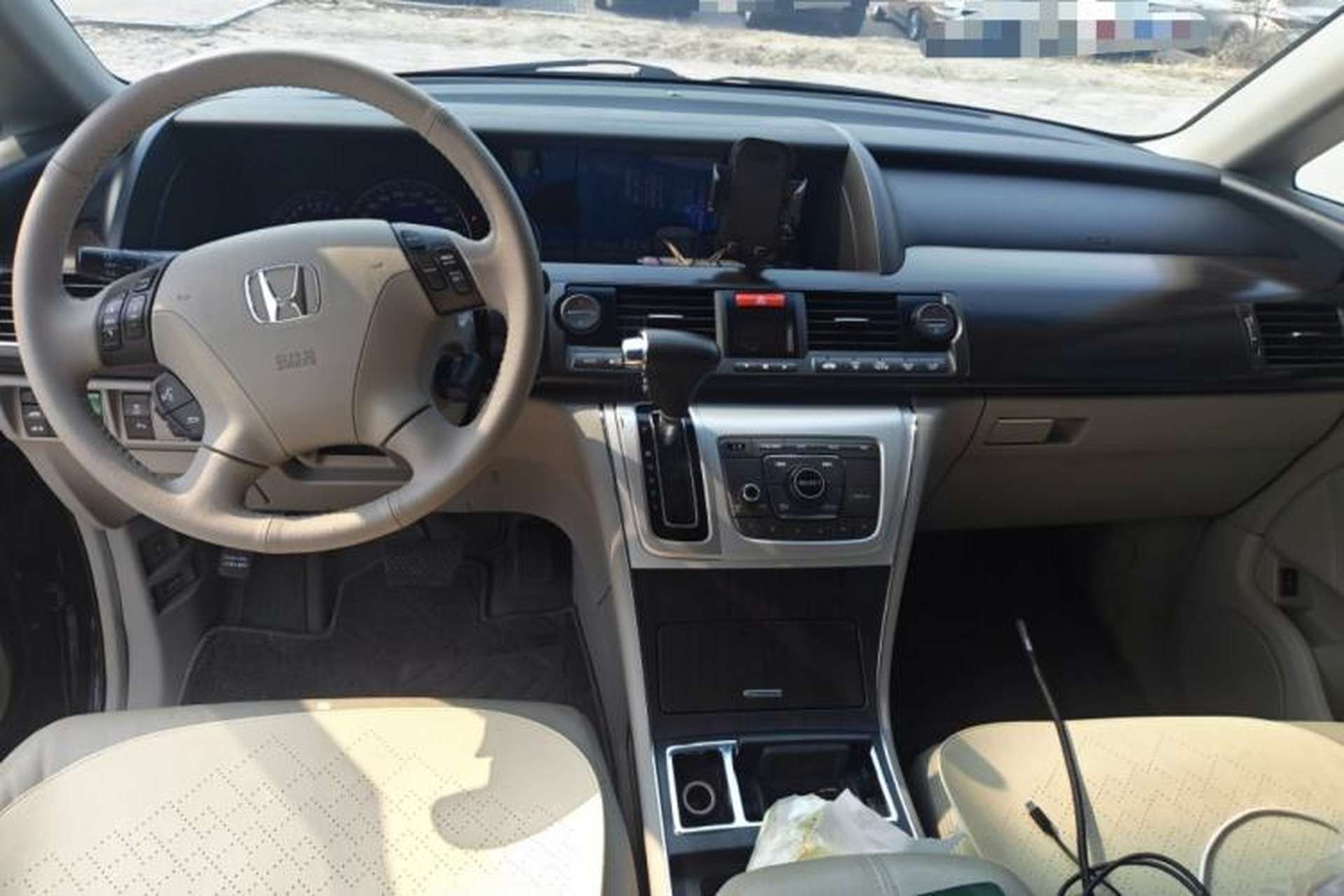 Used Honda Elysion 2015 2.4L VTi-S Prestige Edition Center Console