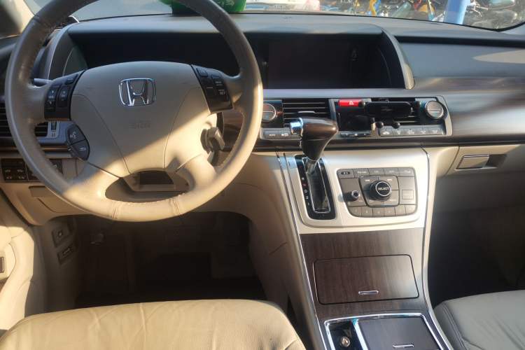 Used Honda Elysion 2015 2.4L VTi-S Prestige Edition Center Console