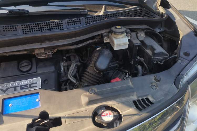 Used Honda Elysion 2015 2.4L VTi-S Prestige Edition Engine Bay Left