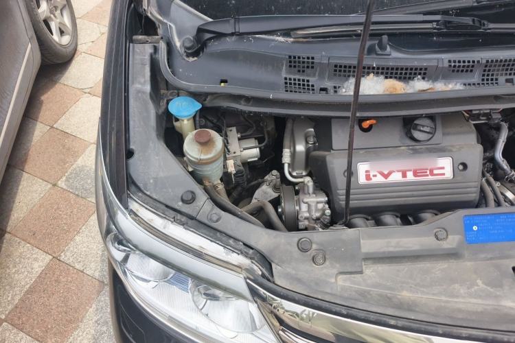 Used Honda Elysion 2015 2.4L VTi-S Prestige Edition Engine Bay Right