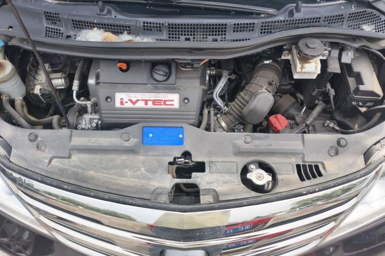 Used Honda Elysion 2015 2.4L VTi-S Prestige Edition Engine Bay