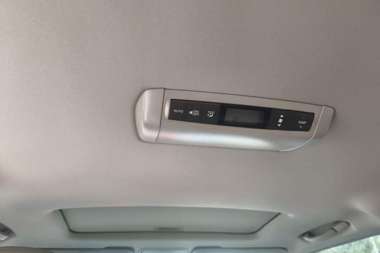 Used Honda Elysion 2015 2.4L VTi-S Prestige Edition Headliner