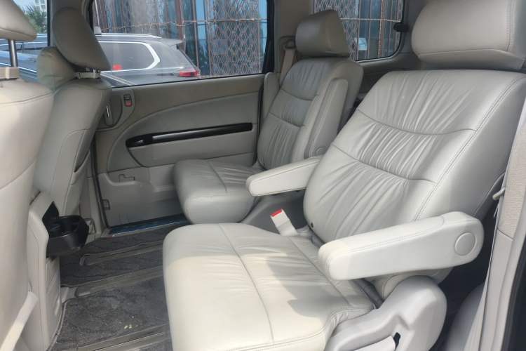 Used Honda Elysion 2015 2.4L VTi-S Prestige Edition Left Rear Seat