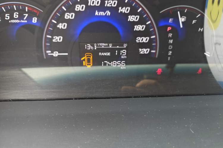 Used Honda Elysion 2015 2.4L VTi-S Prestige Edition Odometer Close Up