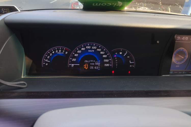 Used Honda Elysion 2015 2.4L VTi-S Prestige Edition Odometer Close Up