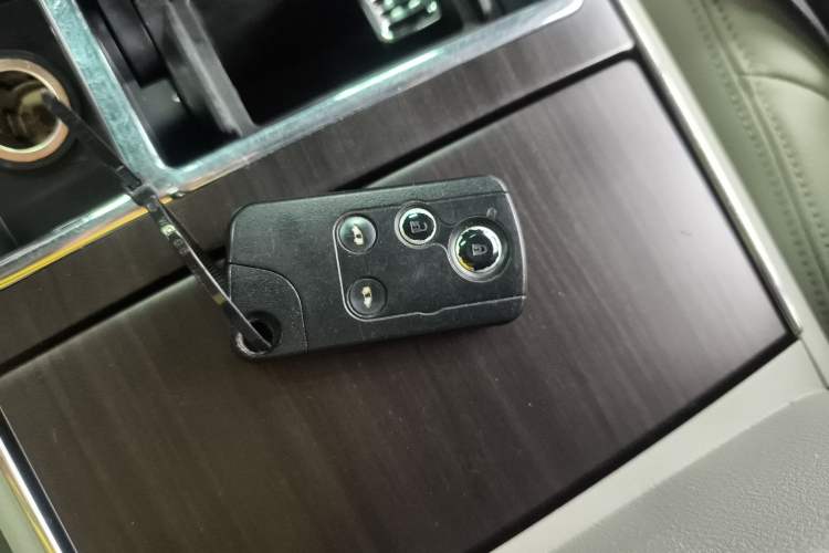 Used Honda Elysion 2015 2.4L VTi-S Prestige Edition Vehicle Key