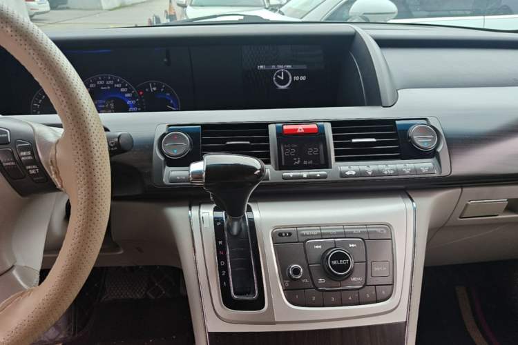 Used Honda Elysion 2015 2.4L VTi-S Prestige Edition Audio And AC Panel