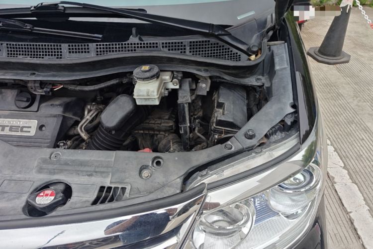 Used Honda Elysion 2015 2.4L VTi-S Prestige Edition Engine Bay Left