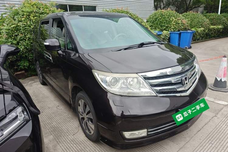 Used Honda Elysion 2015 2.4L VTi-S Prestige Edition Front Right 45 Deg
