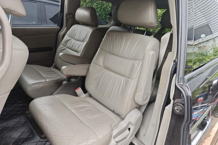 Used Honda Elysion 2015 2.4L VTi-S Prestige Edition Left Rear Seat
