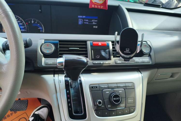 Used Honda Elysion 2015 2.4L VTi-S Prestige Edition Audio And AC Panel