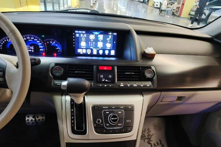 Used Honda Elysion 2015 2.4L VTi-S Prestige Edition Audio And AC Panel