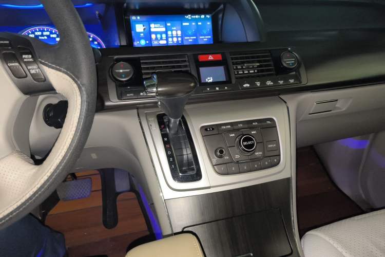 Used Honda Elysion 2015 2.4L VTi-S Prestige Edition Audio And AC Panel