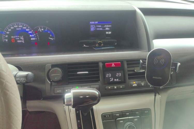 Used Honda Elysion 2015 2.4L VTi Comfort Version Audio And AC Panel