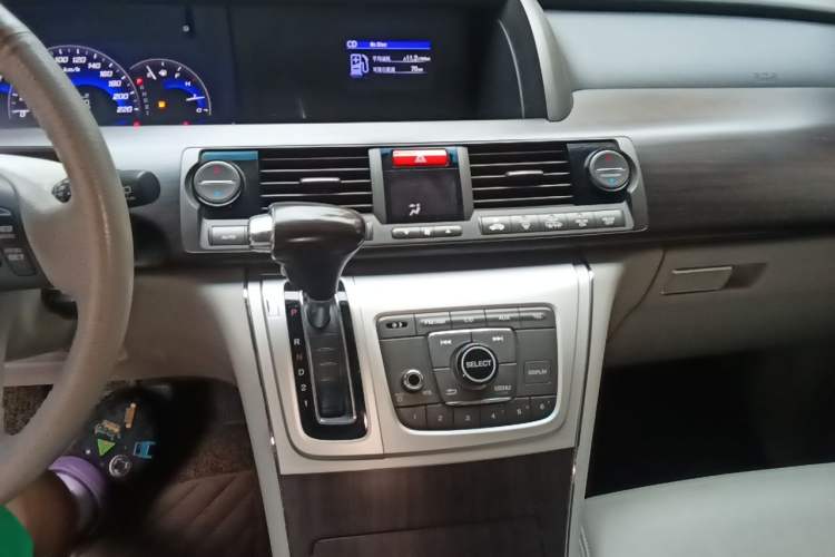 Used Honda Elysion 2015 2.4L VTi-S Prestige Edition Audio And AC Panel