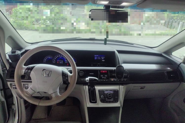 Used Honda Elysion 2015 2.4L VTi Comfort Version Center Console