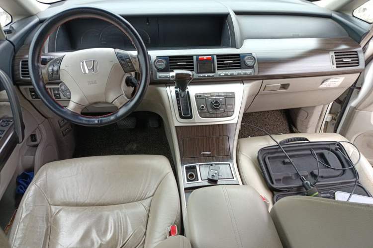 Used Honda Elysion 2015 2.4L VTi-S Prestige Edition Center Console