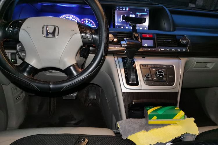 Used Honda Elysion 2015 2.4L VTi-S Prestige Edition Center Console