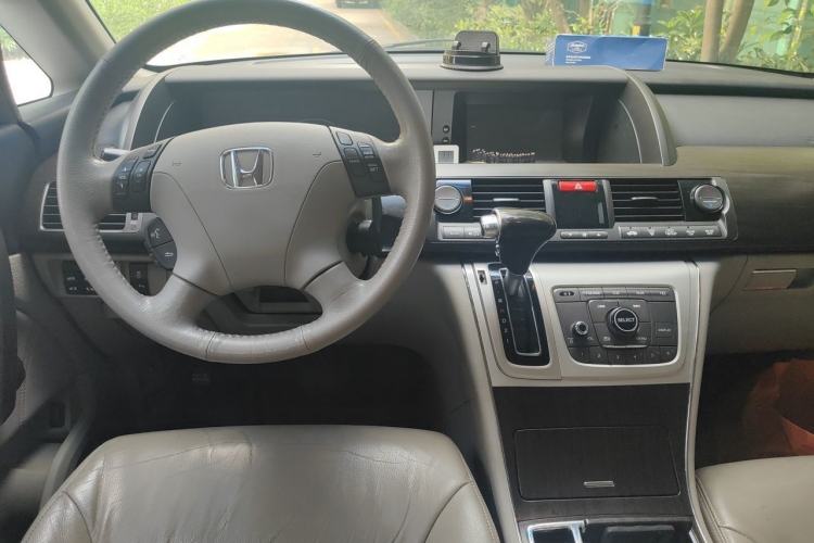 Used Honda Elysion 2015 2.4L VTi Luxury Edition Center Console